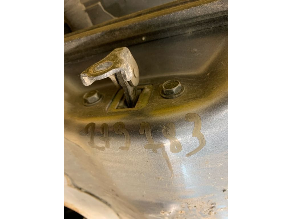 80430-CA010 | Ограничитель двери передн. прав. NISSAN MURANO Z50 02-07