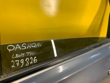 Скло дверей задн. лів. NISSAN QASHQAI 07-14