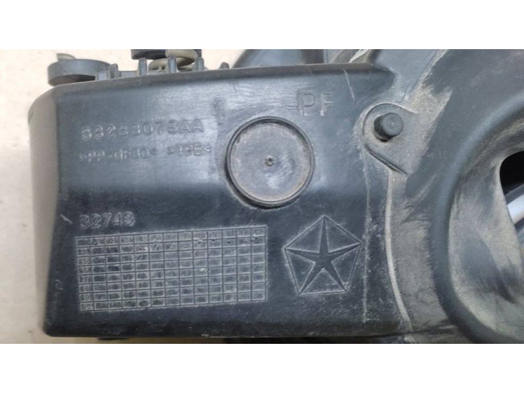 68238475AA | Лючок топливного бака DODGE DART 12-16 - Фото 3
