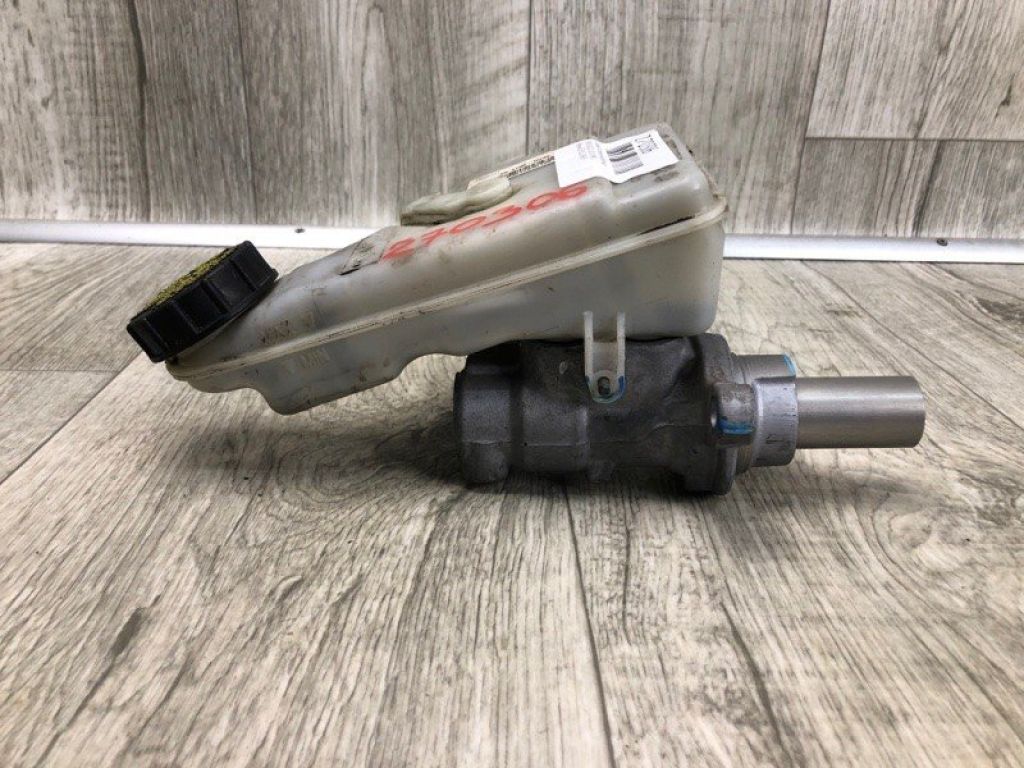 EV6Z-2140-A | Главный тормозной цилиндр FORD FOCUS 10-18 - Фото 2