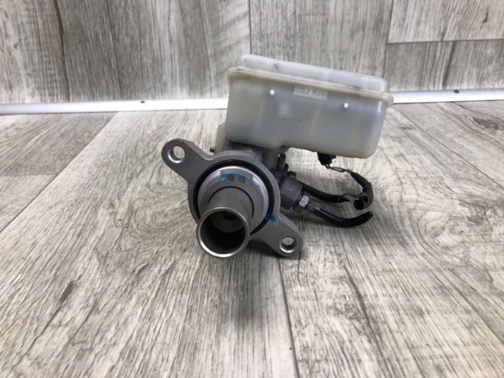 EV6Z-2140-A | Главный тормозной цилиндр FORD FOCUS 10-18 - Фото 3