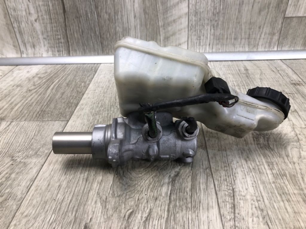 EV6Z-2140-A | Главный тормозной цилиндр FORD FOCUS 10-18 - Фото 4