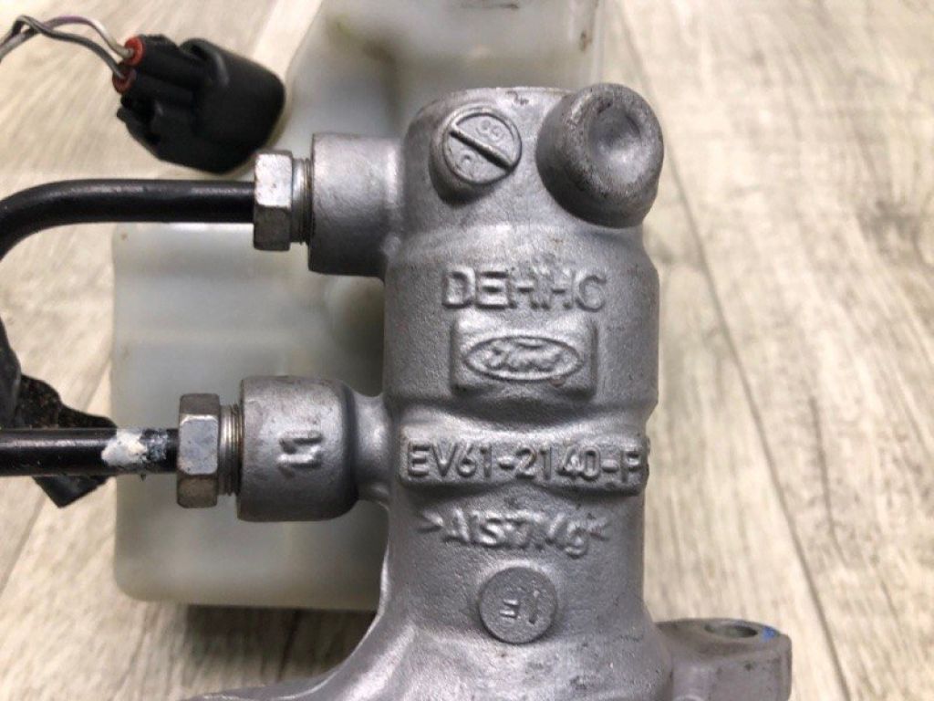 EV6Z-2140-A | Главный тормозной цилиндр FORD FOCUS 10-18 - Фото 6