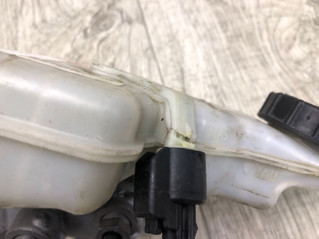 EV6Z-2140-A | Главный тормозной цилиндр FORD FOCUS 10-18 - Фото 7