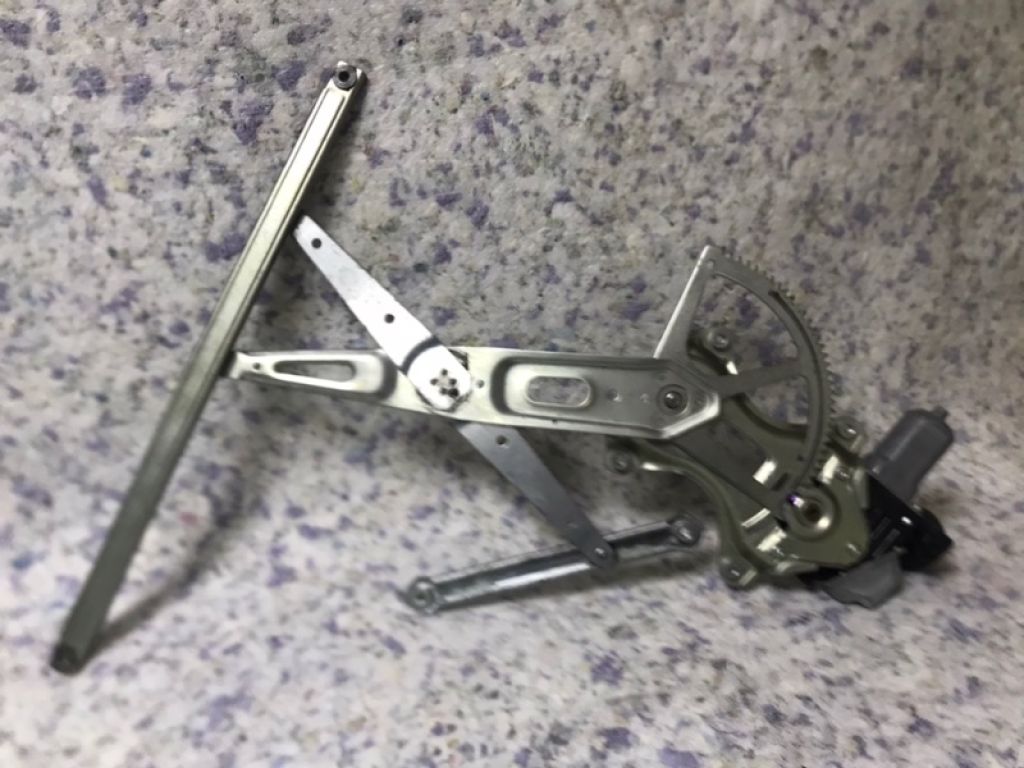 69801-52070 | Склопідйомник задн. прав. TOYOTA PRIUS - 30 09-17 - Фото 2