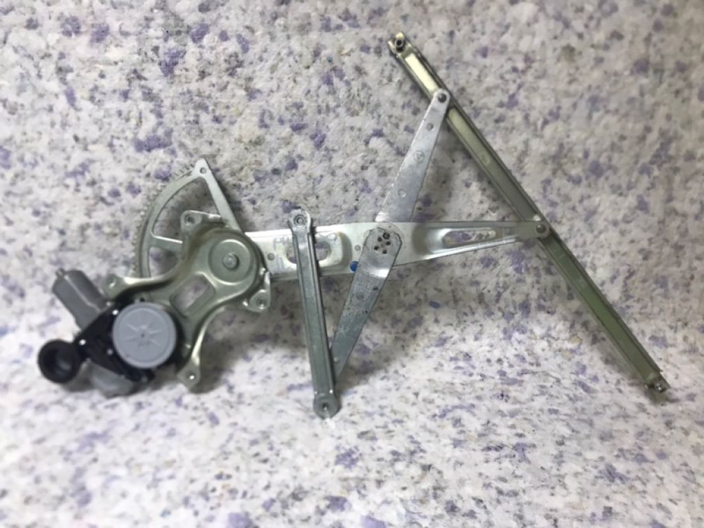 69801-52070 | Склопідйомник задн. прав. TOYOTA PRIUS - 30 09-17