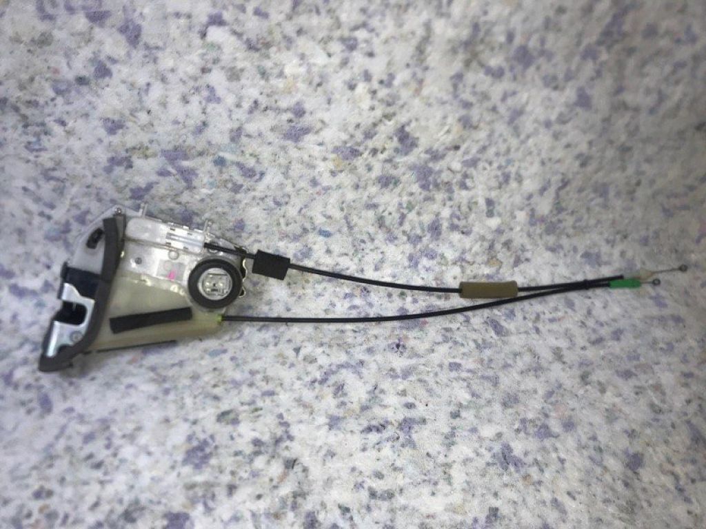 69050-47090 | Замок двери задн. прав. TOYOTA PRIUS - 30 09-17