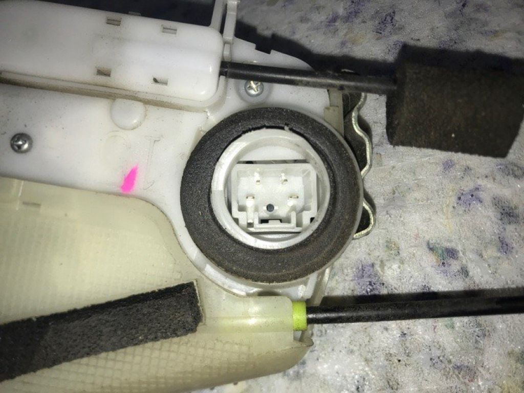 69050-47090 | Замок двери задн. прав. TOYOTA PRIUS - 30 09-17 - Фото 3