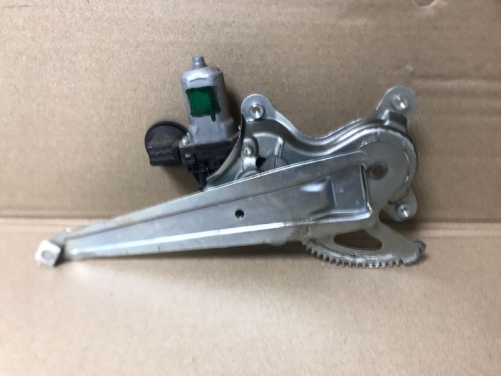 69803-52120 | Склопідйомник задн. прав. TOYOTA PRIUS C/AQUA 11-14 - Фото 2