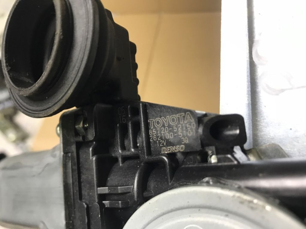 69803-52120 | Склопідйомник задн. прав. TOYOTA PRIUS C/AQUA 11-14 - Фото 4