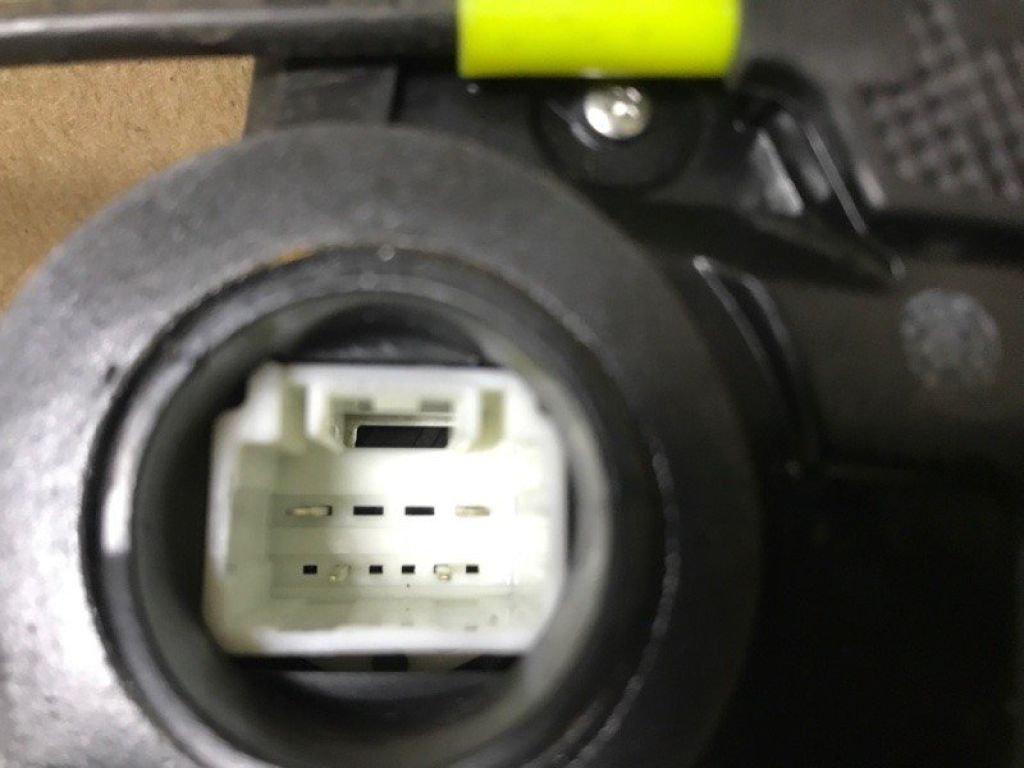 69050-42021 | Замок двері задн. прав. TOYOTA PRIUS C/AQUA 11-14 - Фото 2