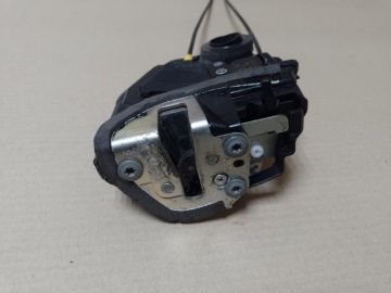 Замок двері задн. лів. TOYOTA AURIS 06-12