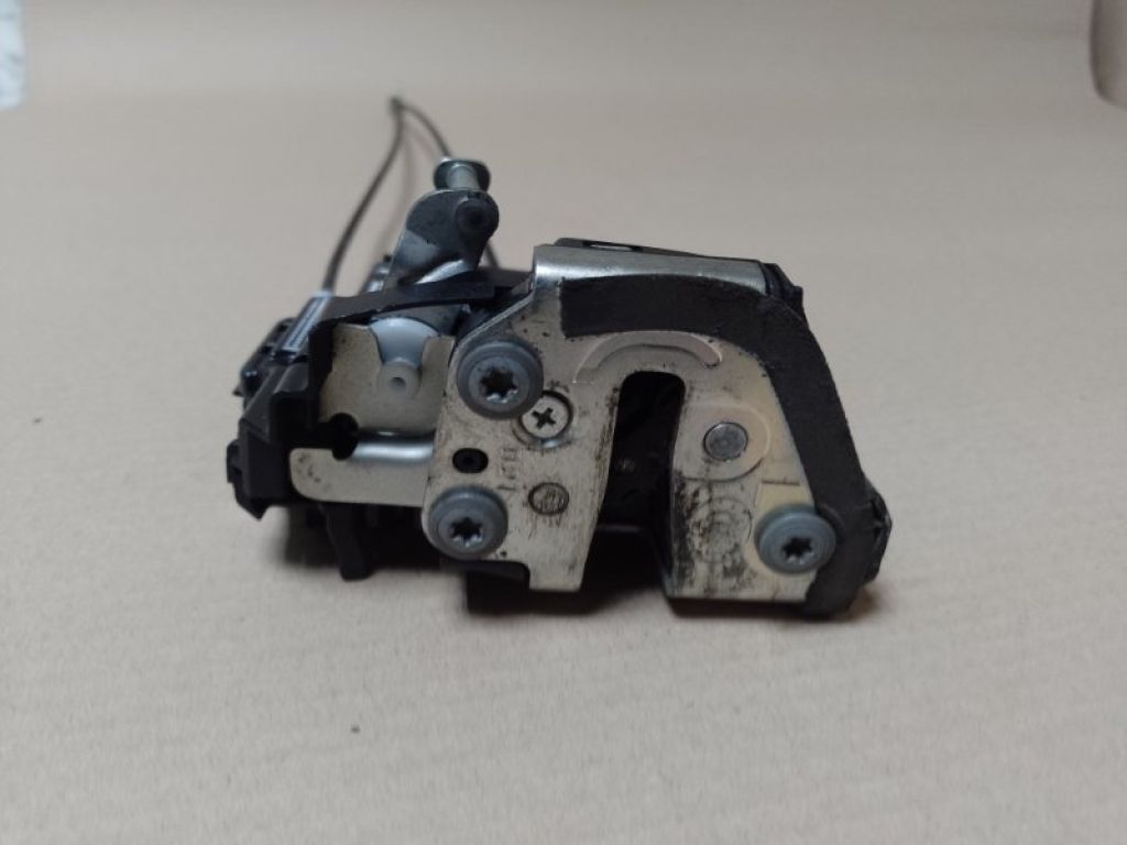 69060-42020 | Замок двері задн. лів. TOYOTA AURIS 06-12 - Фото 2