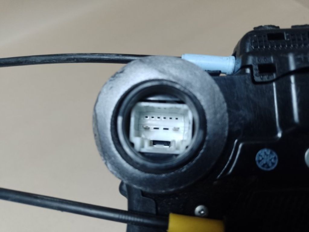 69060-42020 | Замок двері задн. лів. TOYOTA AURIS 06-12 - Фото 3