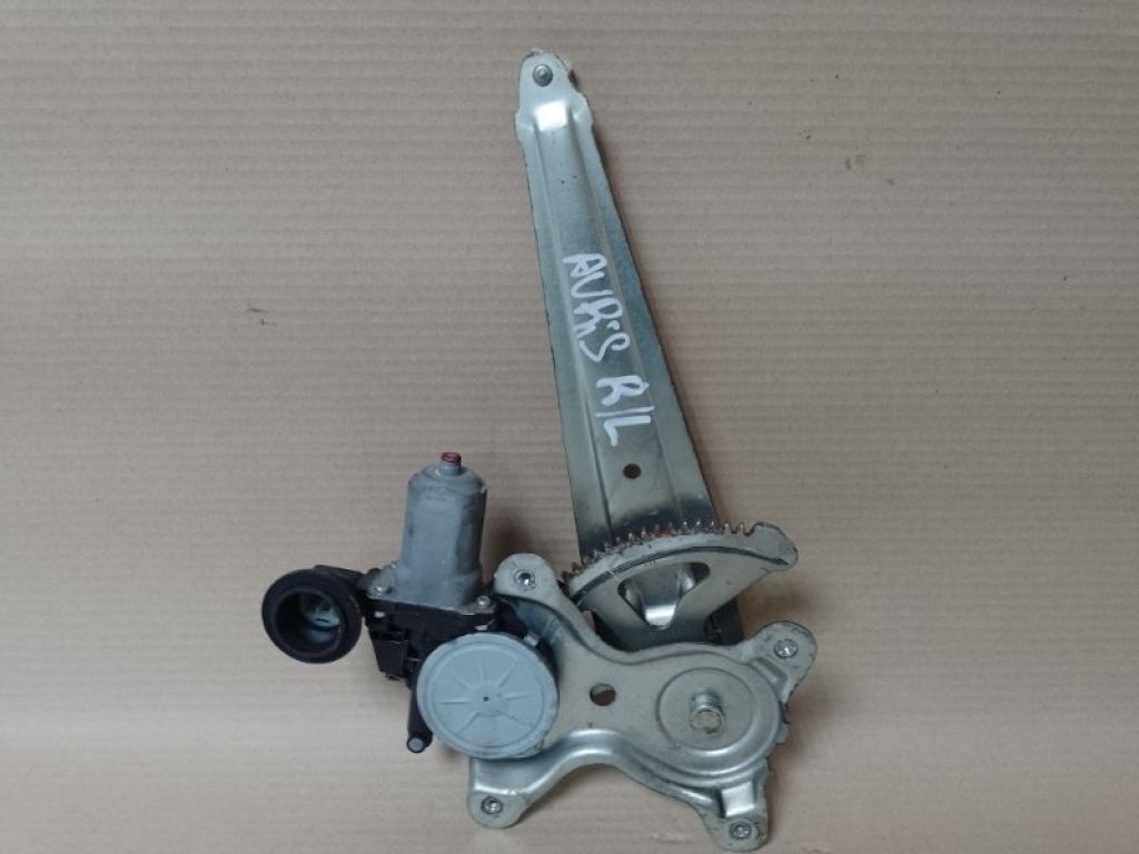85710-35180 | Стеклоподъемник задн. лев. TOYOTA AURIS 06-12