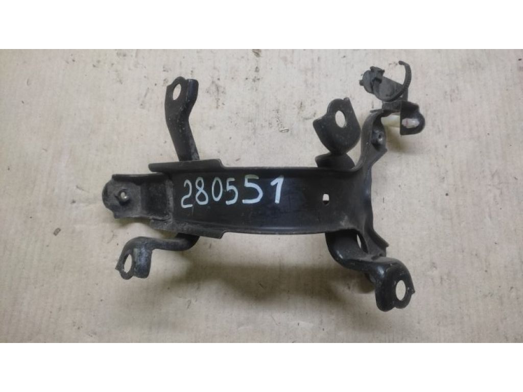 48911-50040 | Кронштейн крепления компрессора пневмоподвески LEXUS LS430 00-06