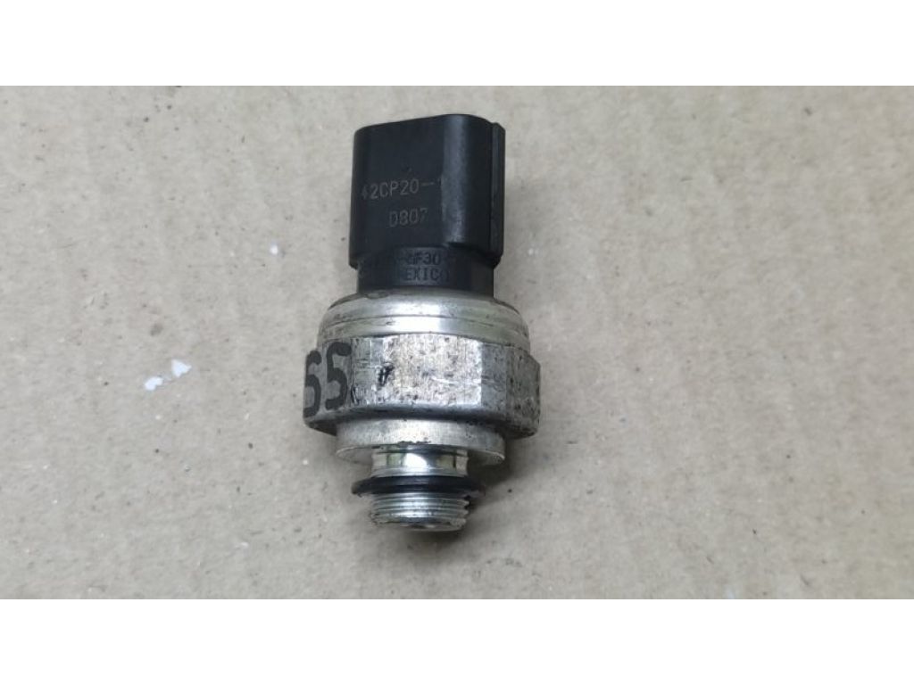 80450-T2F-A01 | Датчик тиску кондиціонера ACURA MDX (YD2) 06-13 - Фото 2