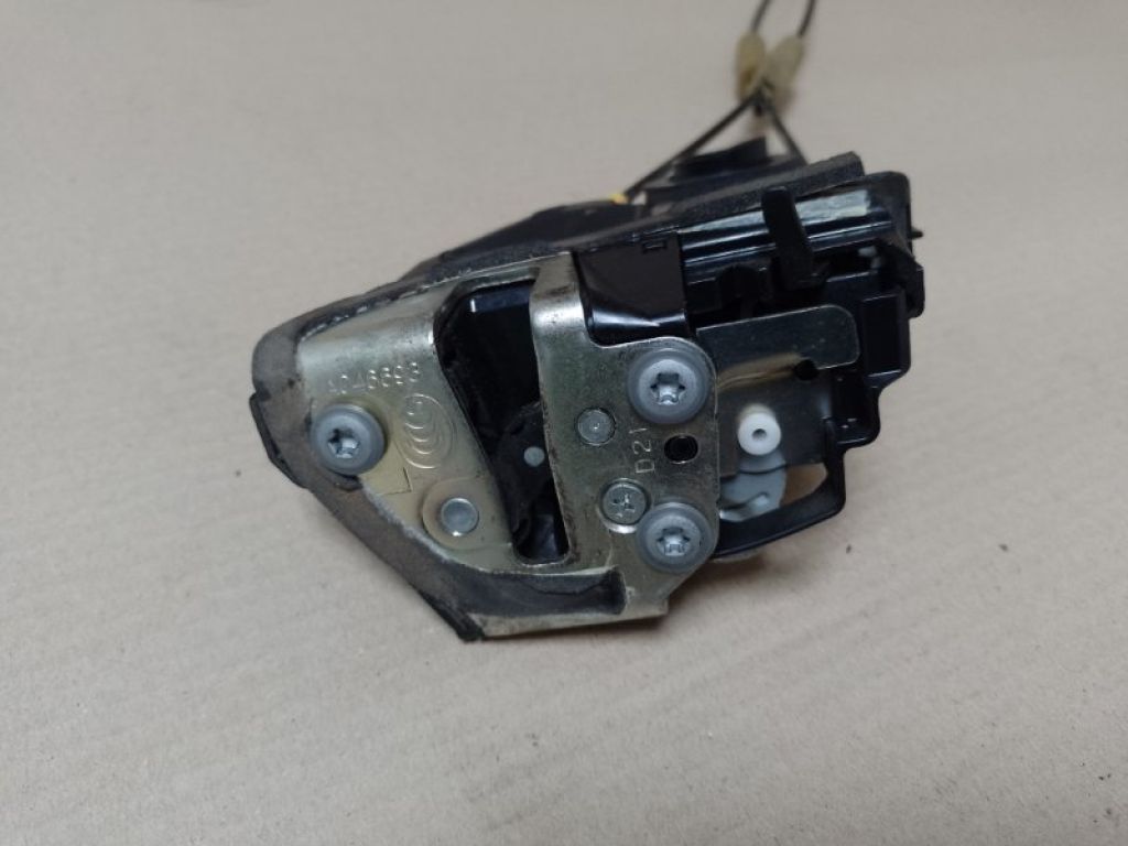 69060-02200 | Замок двери задн. лев. TOYOTA COROLLA 150 06-13