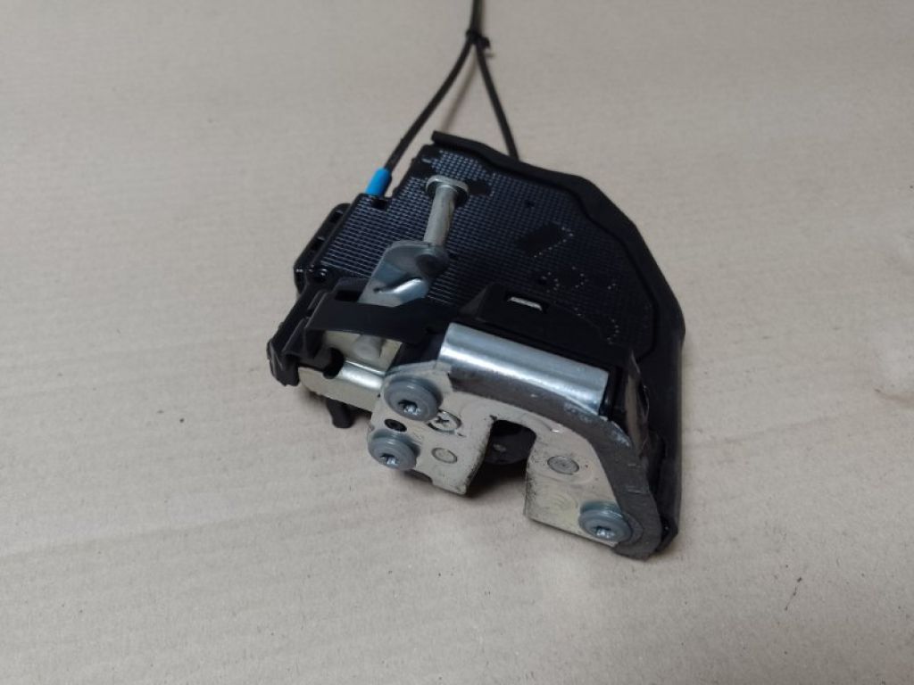 69060-42021 | Замок двери задн. лев. TOYOTA PRIUS C/AQUA 11-14 - Фото 2