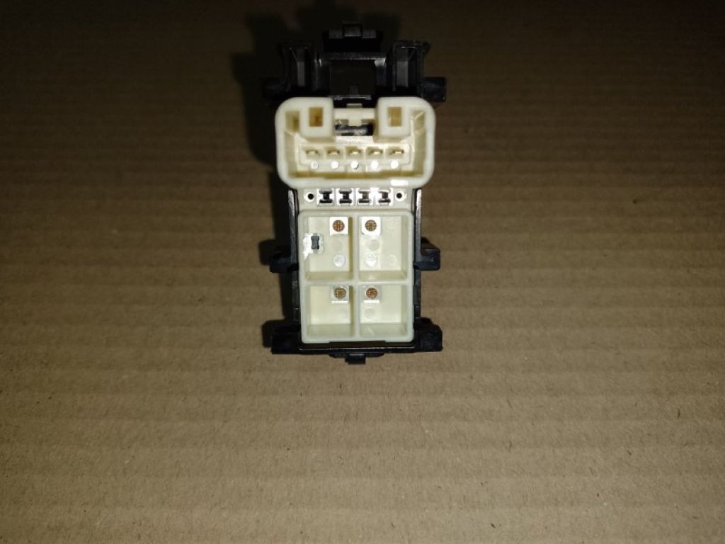 84810-52030 | Кнопка склопідіймача задн. лів. TOYOTA PRIUS C/AQUA 11-14 - Фото 3