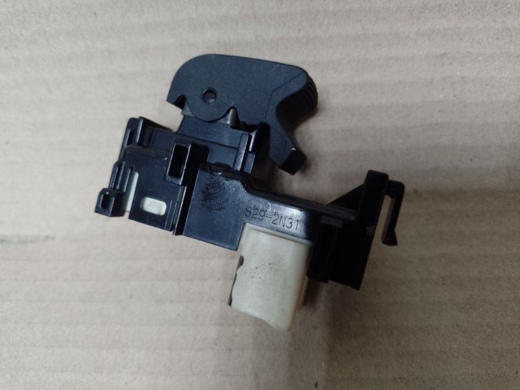 84810-52030 | Кнопка склопідіймача задн. лів. TOYOTA PRIUS C/AQUA 11-14 - Фото 4