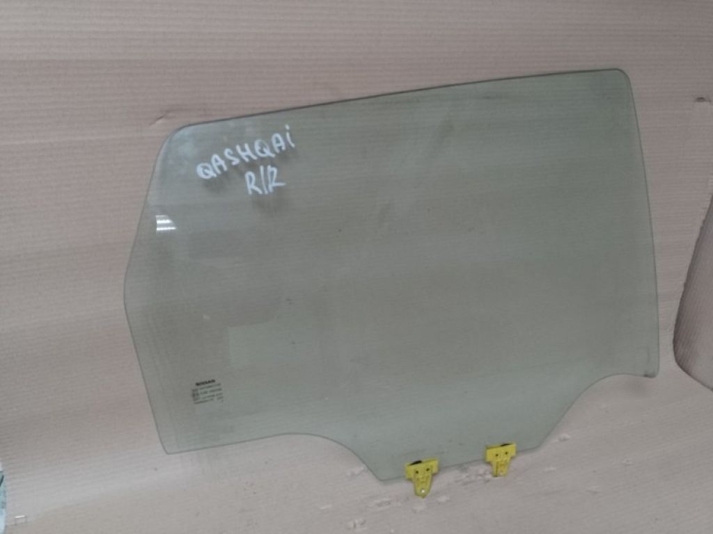 82300-EY10A | Скло дверей задн. прав. NISSAN QASHQAI 07-14