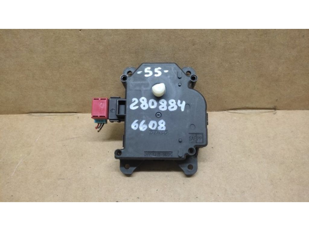 87106-07140 | Моторчик заслонки печки TOYOTA CAMRY 55 14-17