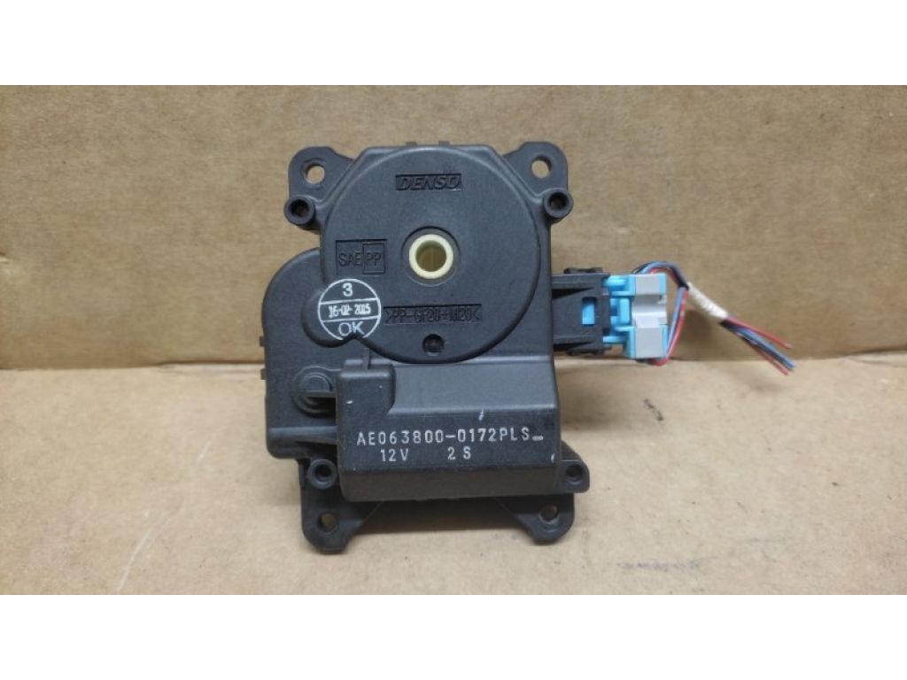 87106-07140 | Моторчик заслонки печки TOYOTA CAMRY 55 14-17 - Фото 2