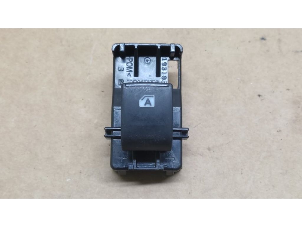 84810-0E040 | Кнопка склопідіймача передн. прав. TOYOTA CAMRY 55 14-17