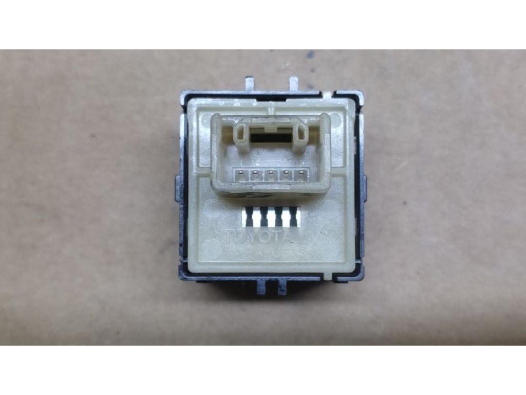 84930-0E160 | Кнопка центрального замка передн. прав. TOYOTA CAMRY 55 14-17 - Фото 2