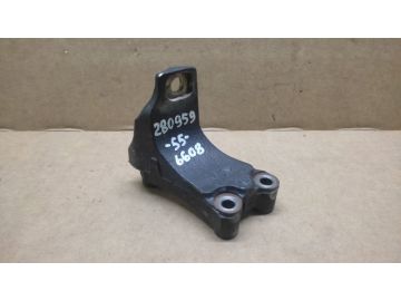 Кронштейн опоры двигателя прав. TOYOTA CAMRY 55 14-17