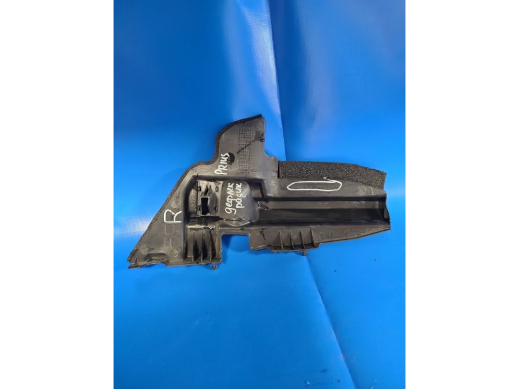 53293-47020 | Дефлектор радіатора прав. TOYOTA PRIUS - 30 09-17