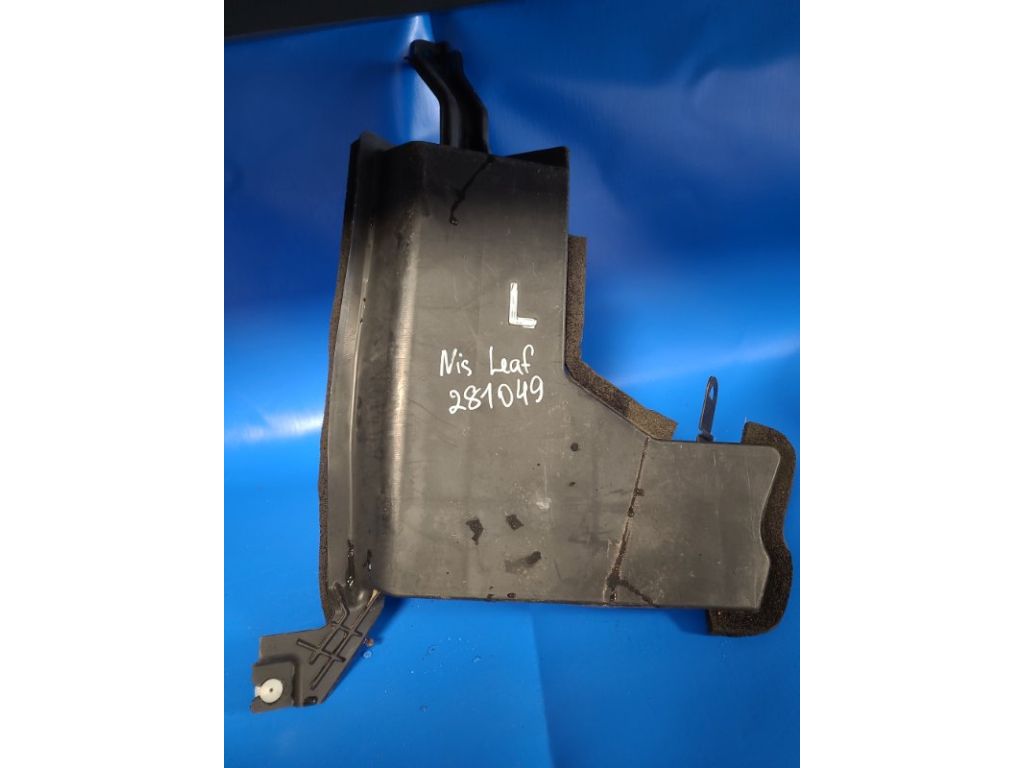 62823-3NA0A | Дефлектор радіатора лів. NISSAN LEAF 10-17