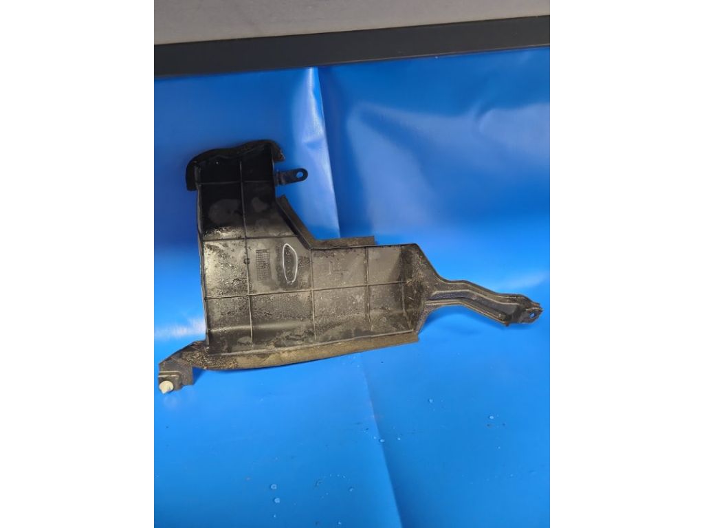 62823-3NA0A | Дефлектор радіатора лів. NISSAN LEAF 10-17 - Фото 2