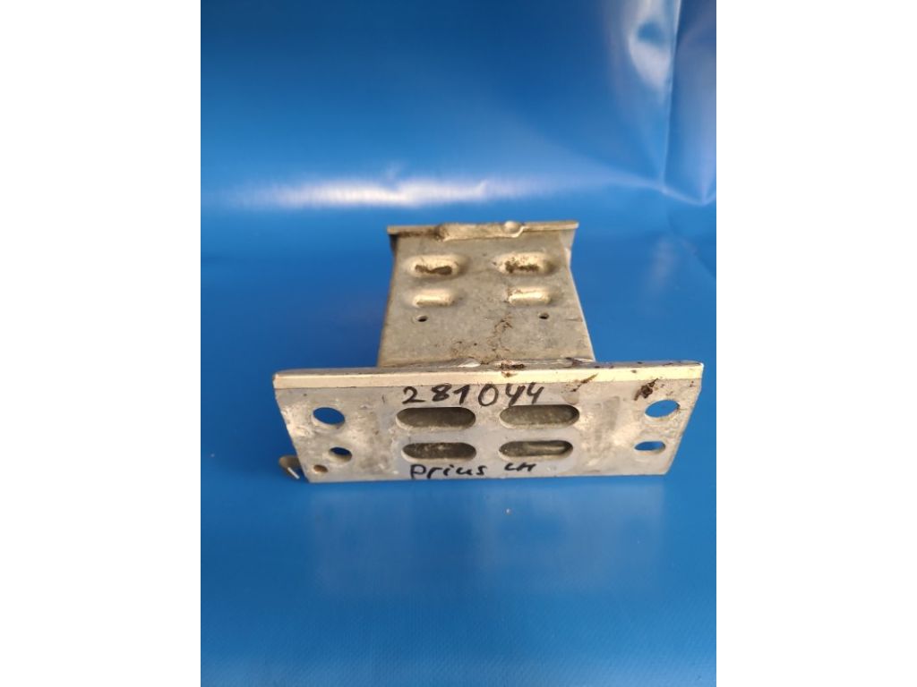 57014-47040 | Кронштейн/крепление усилителя переднего бампера лев. TOYOTA PRIUS - 30 09-17