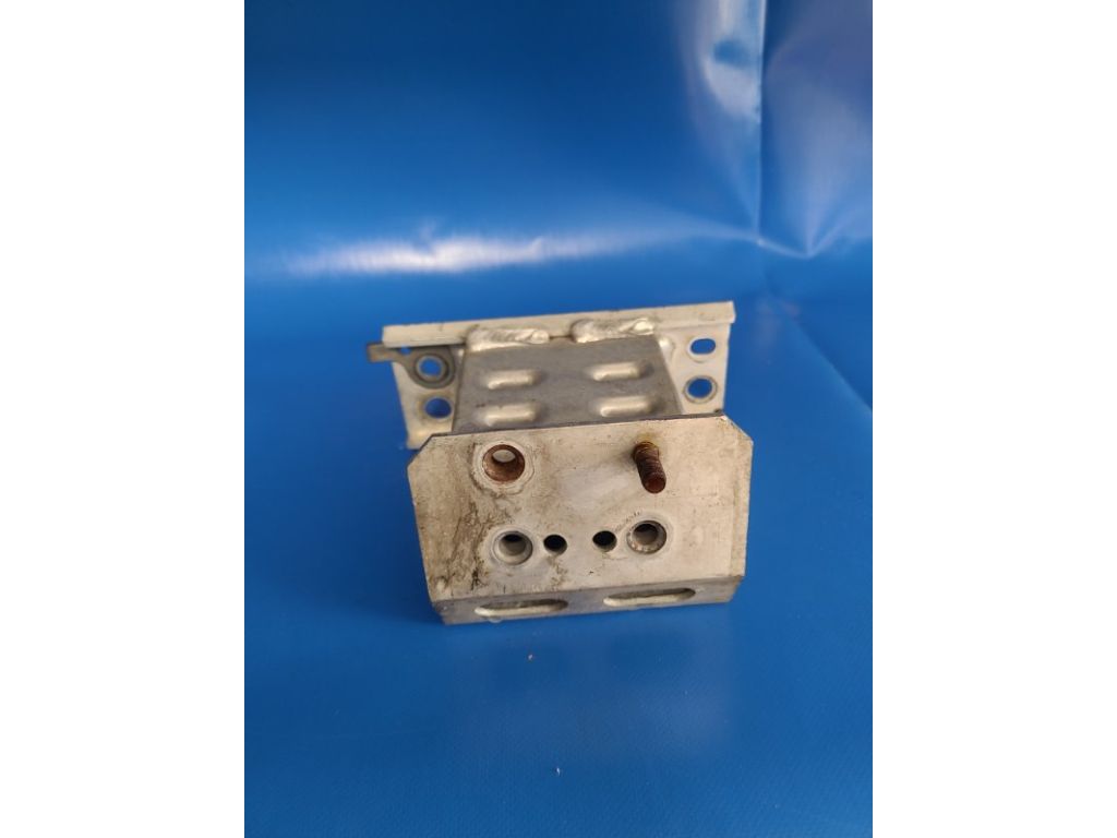 57014-47040 | Кронштейн/крепление усилителя переднего бампера лев. TOYOTA PRIUS - 30 09-17 - Фото 3