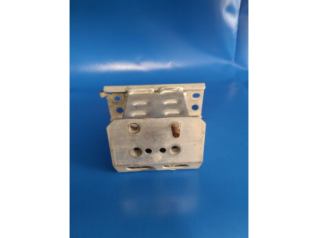 57014-47040 | Кронштейн/крепление усилителя переднего бампера лев. TOYOTA PRIUS - 30 09-17 - Фото 3