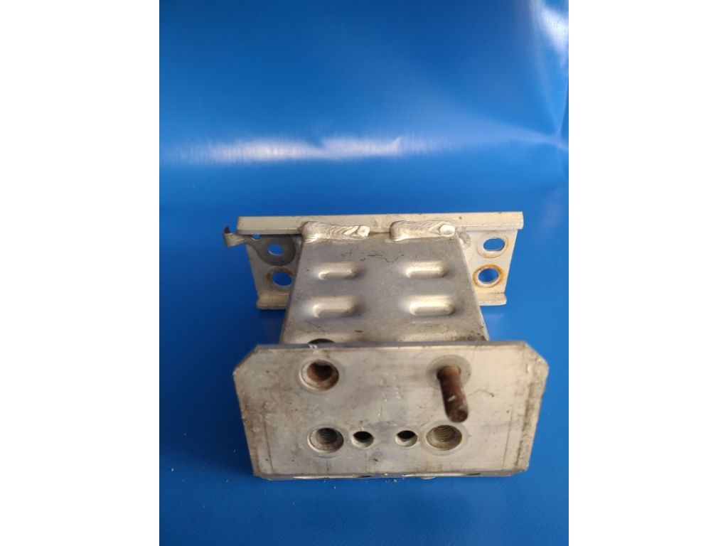 57014-47040 | Кронштейн підсилювача переднього бампера лів. TOYOTA PRIUS - 30 09-17 - Фото 3