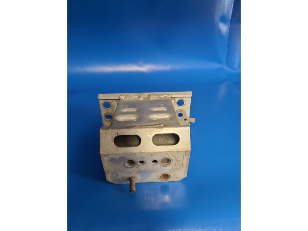 57014-47040 | Кронштейн/крепление усилителя переднего бампера лев. TOYOTA PRIUS - 30 09-17 - Фото 3