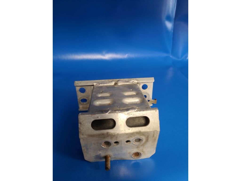 57014-47040 | Кронштейн/крепление усилителя переднего бампера лев. TOYOTA PRIUS - 30 09-17 - Фото 3