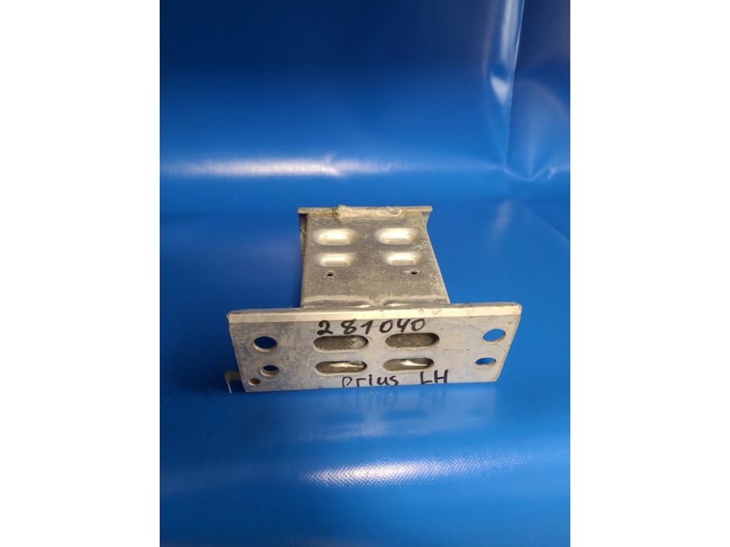 57014-47040 | Кронштейн/крепление усилителя переднего бампера лев. TOYOTA PRIUS - 30 09-17