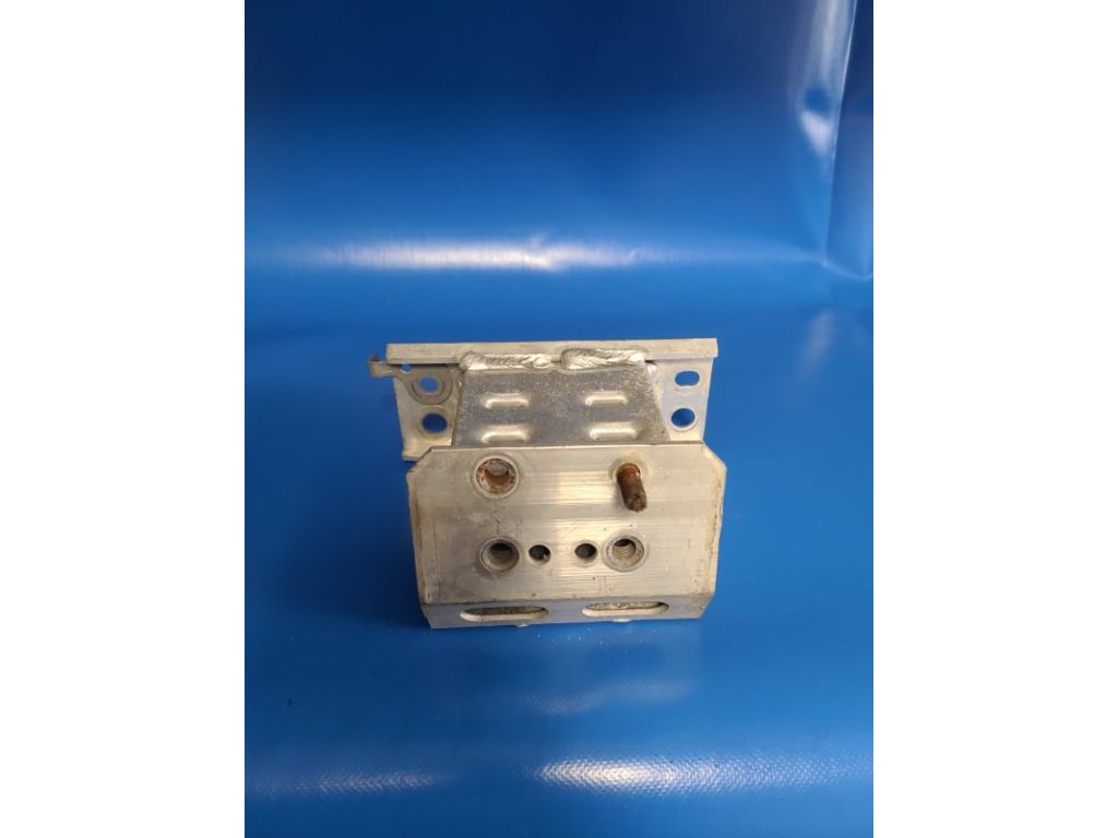 57014-47040 | Кронштейн/крепление усилителя переднего бампера лев. TOYOTA PRIUS - 30 09-17 - Фото 3