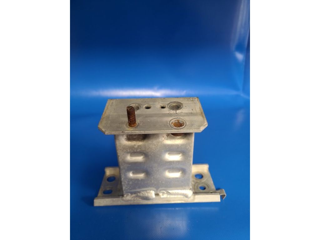 57014-47040 | Кронштейн/крепление усилителя переднего бампера лев. TOYOTA PRIUS - 30 09-17 - Фото 4