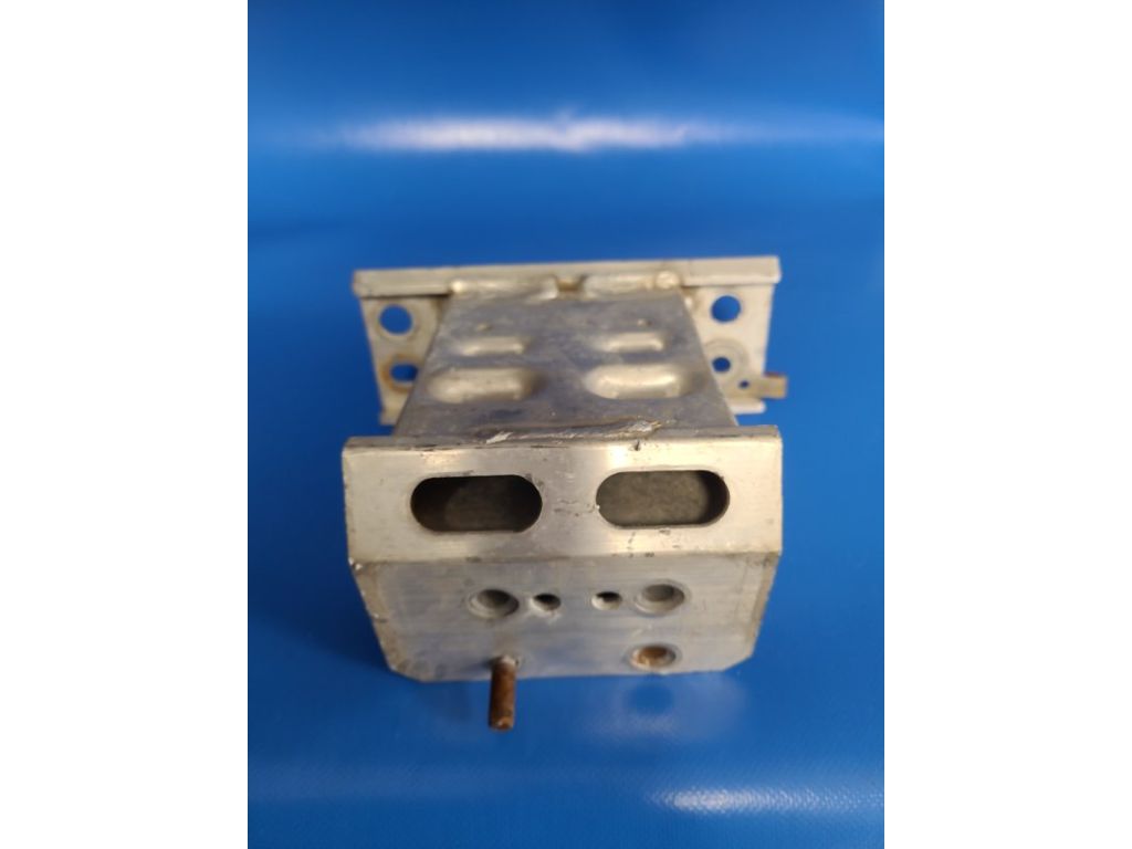 57014-47040 | Кронштейн/крепление усилителя переднего бампера лев. TOYOTA PRIUS - 30 09-17 - Фото 3