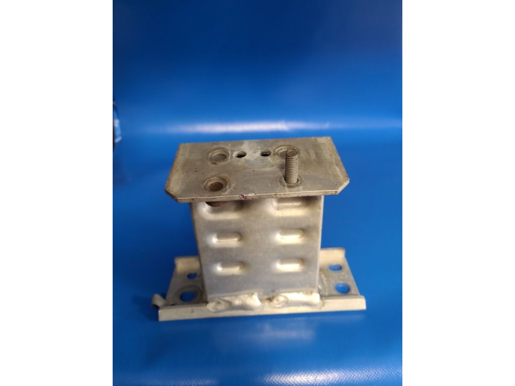 57013-47040 | Кронштейн/крепление усилителя переднего бампера прав. TOYOTA PRIUS - 30 09-17 - Фото 2