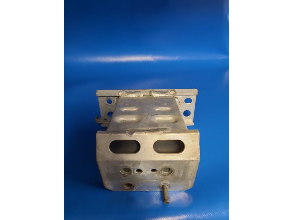 57013-47040 | Кронштейн/крепление усилителя переднего бампера прав. TOYOTA PRIUS - 30 09-17 - Фото 3