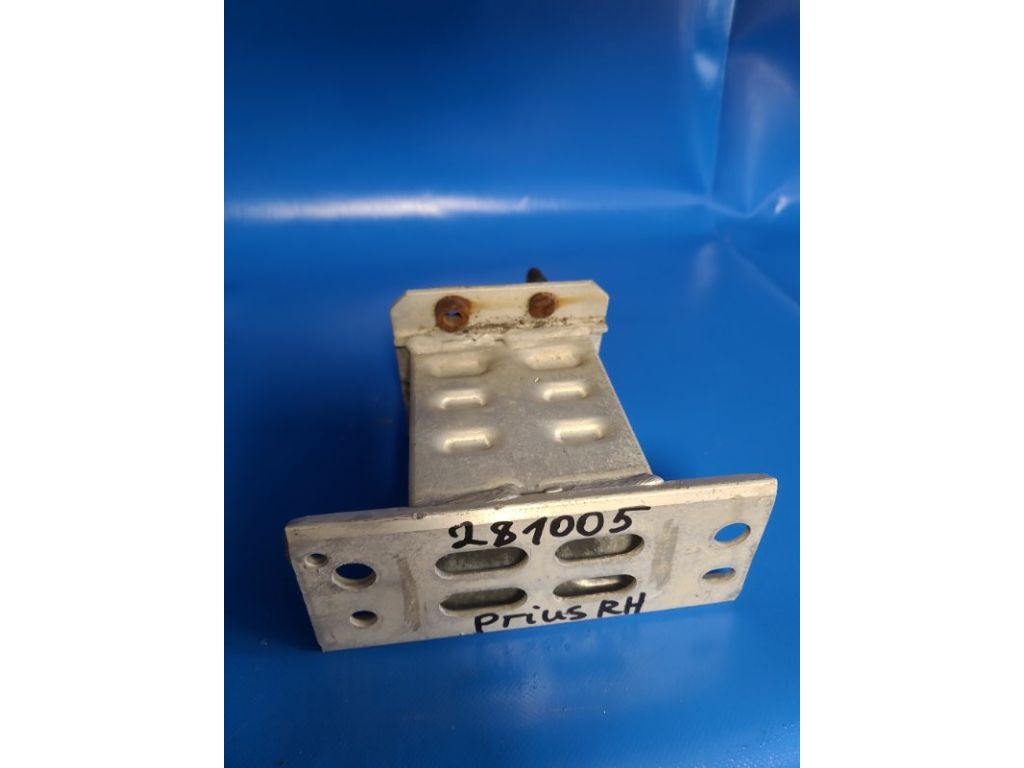 57013-47040 | Кронштейн/крепление усилителя переднего бампера прав. TOYOTA PRIUS - 30 09-17