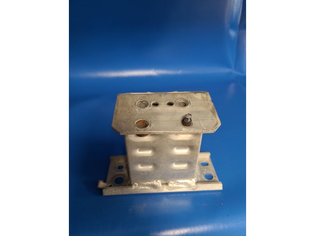 57013-47040 | Кронштейн/крепление усилителя переднего бампера прав. TOYOTA PRIUS - 30 09-17 - Фото 2