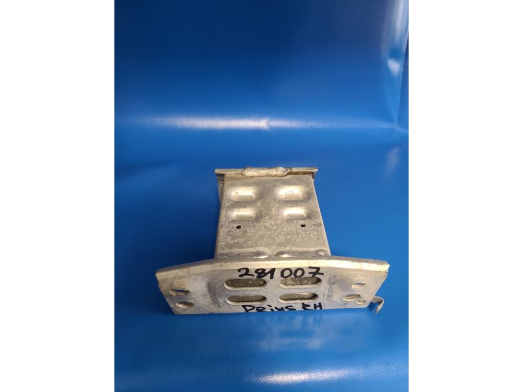 57013-47040 | Кронштейн/крепление усилителя переднего бампера прав. TOYOTA PRIUS - 30 09-17