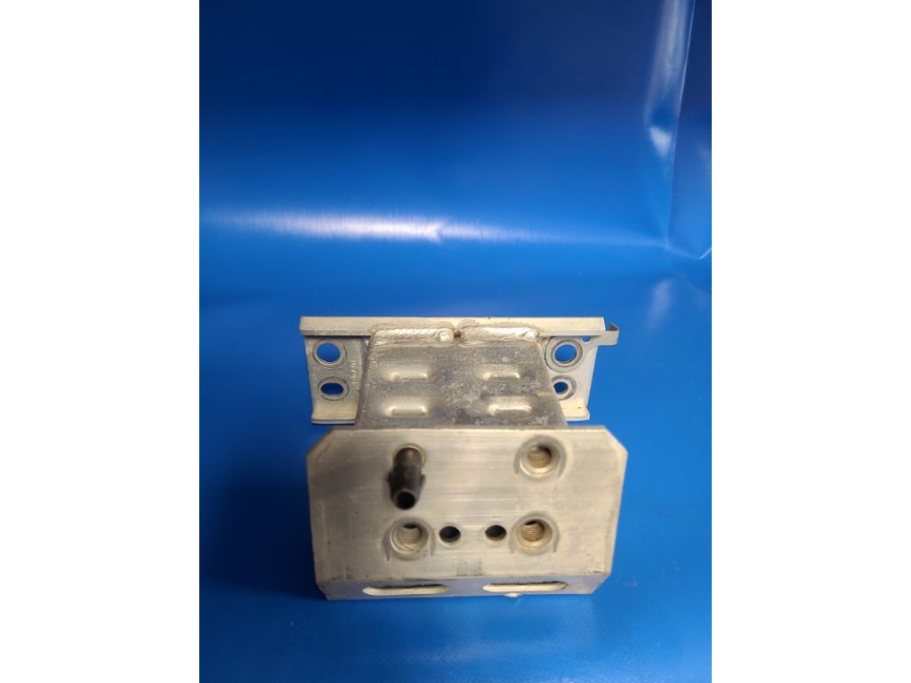 57013-47040 | Кронштейн/крепление усилителя переднего бампера прав. TOYOTA PRIUS - 30 09-17 - Фото 3